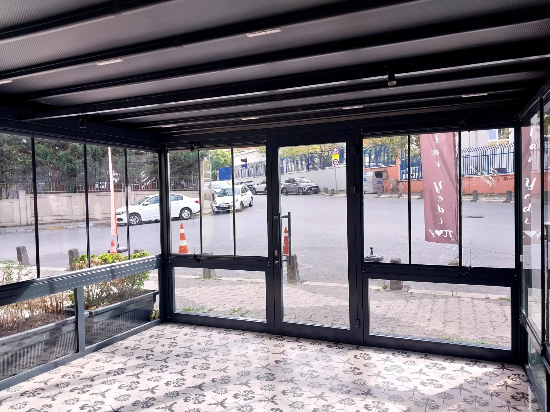 Clas Cam Balkon kurumsal imalat ve uygulama ekibi