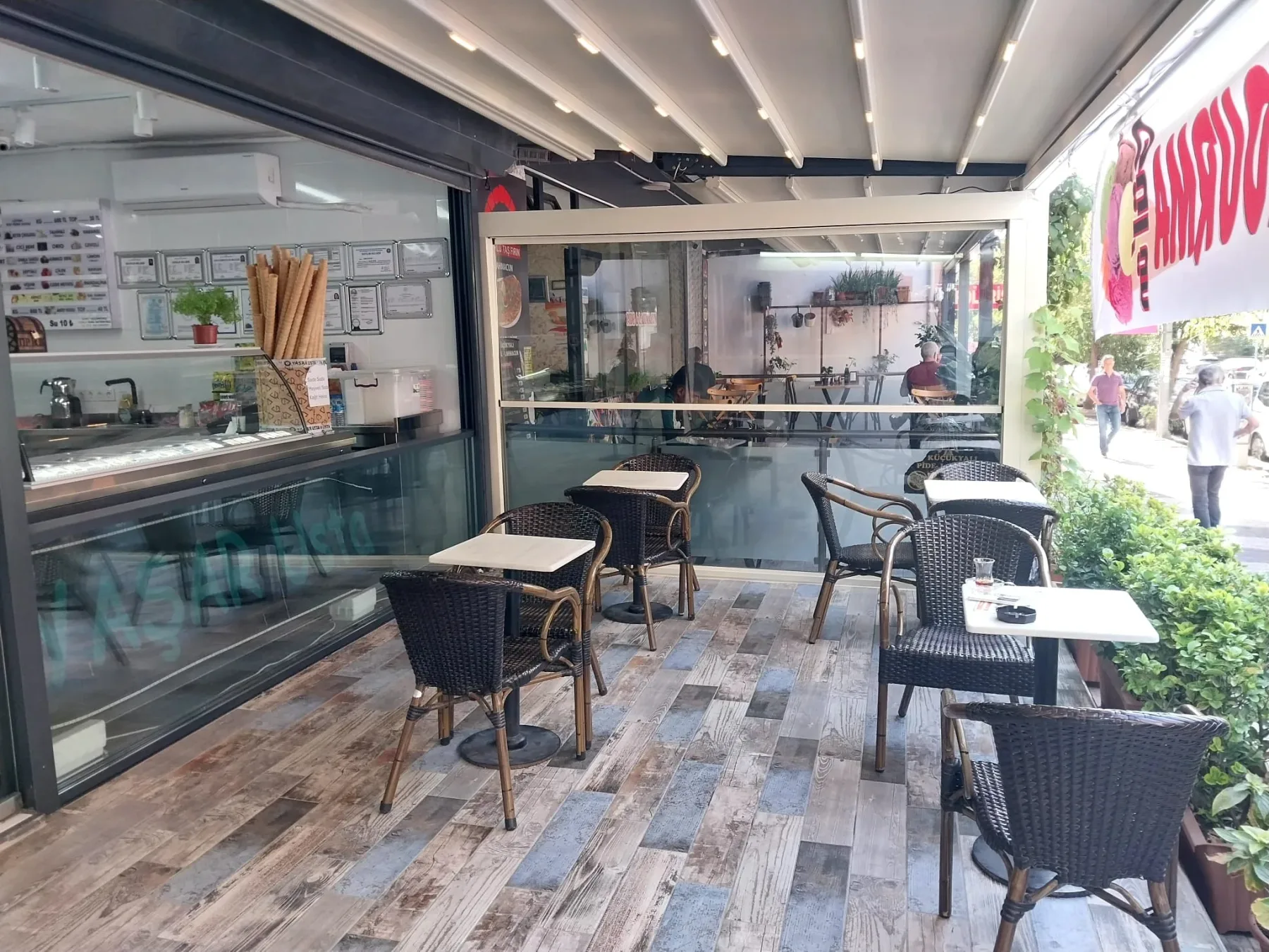 LED Aydınlatmalı Rolling Roof & Kafe Dış Mekân Kapatma Detayı 3